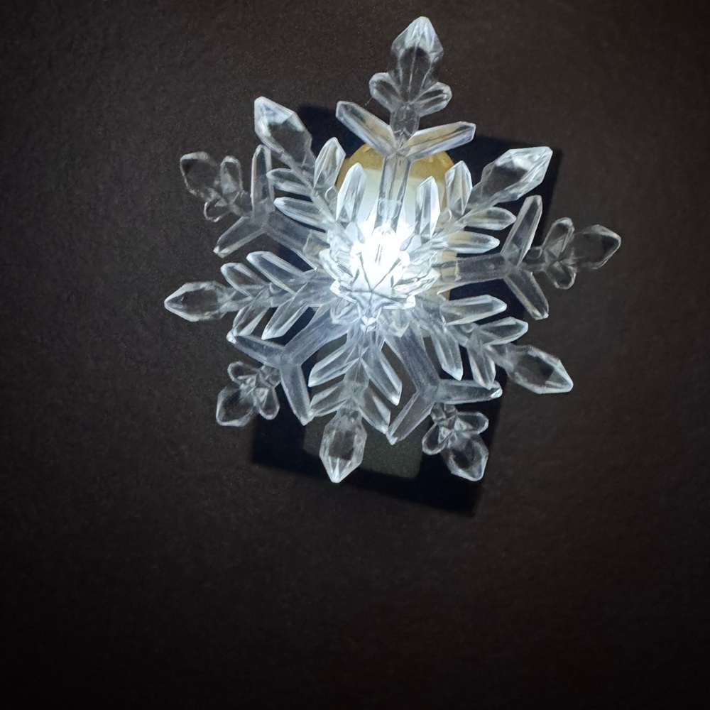Bath Body Works Wallflowers Plug In Diffuser Winter Christmas Clear snowflake - Picture 2 of 5